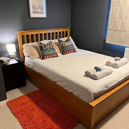 Stylish Double Room In Shared Apartment In Oxfordshire Kültér fotó